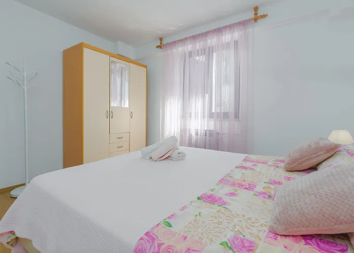 Lauschiges Nur 400 Meter Zum Mit Parkplatz, Waschmaschine, Garten Apartmán