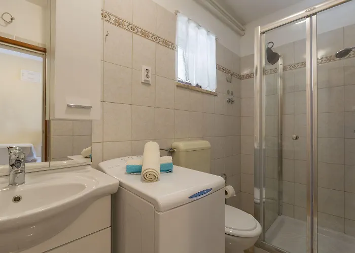 Lauschiges Nur 400 Meter Zum Mit Parkplatz, Waschmaschine, Garten Apartmán