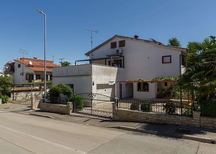 Apartmán Lauschiges Nur 400 Meter Zum Mit Parkplatz, Waschmaschine, Garten Poreč