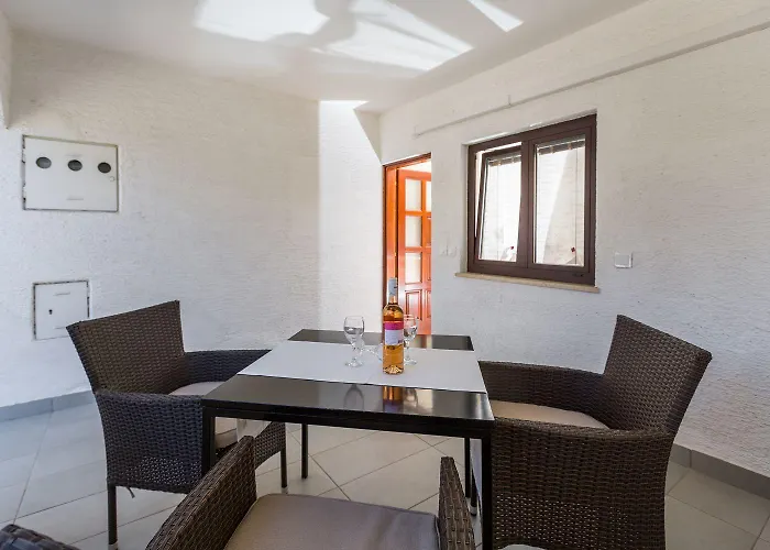 Lauschiges Nur 400 Meter Zum Mit Parkplatz, Waschmaschine, Garten * Πόρετς